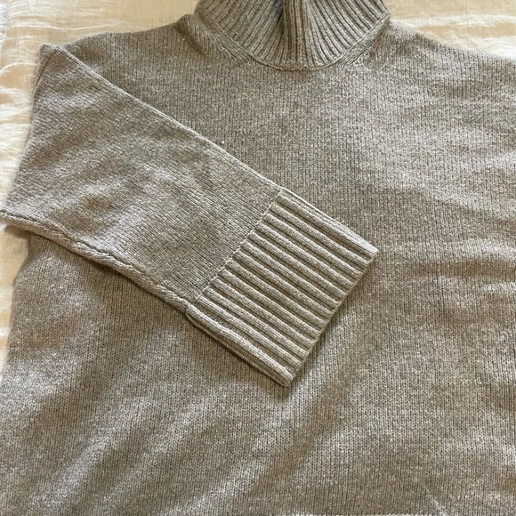 Abercrombie mock neck sweater - Picture 3 of 4